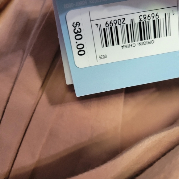 Future Collective Women's Long Sleeve Mock Neck Cross-Front Top Size XL Tan NWT - Picture 6 of 15